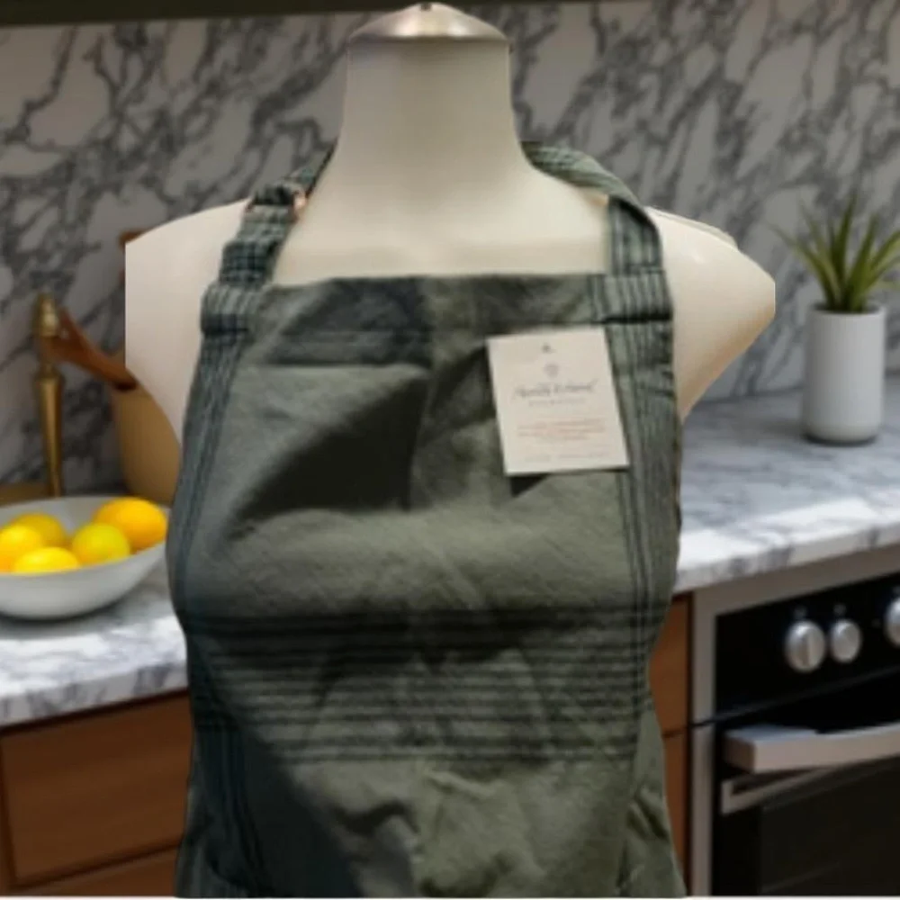 Hearth & Hand Adult Apron (Adjustable open-waist,-Sage Green, 100% cotto… - Picture 16 of 16